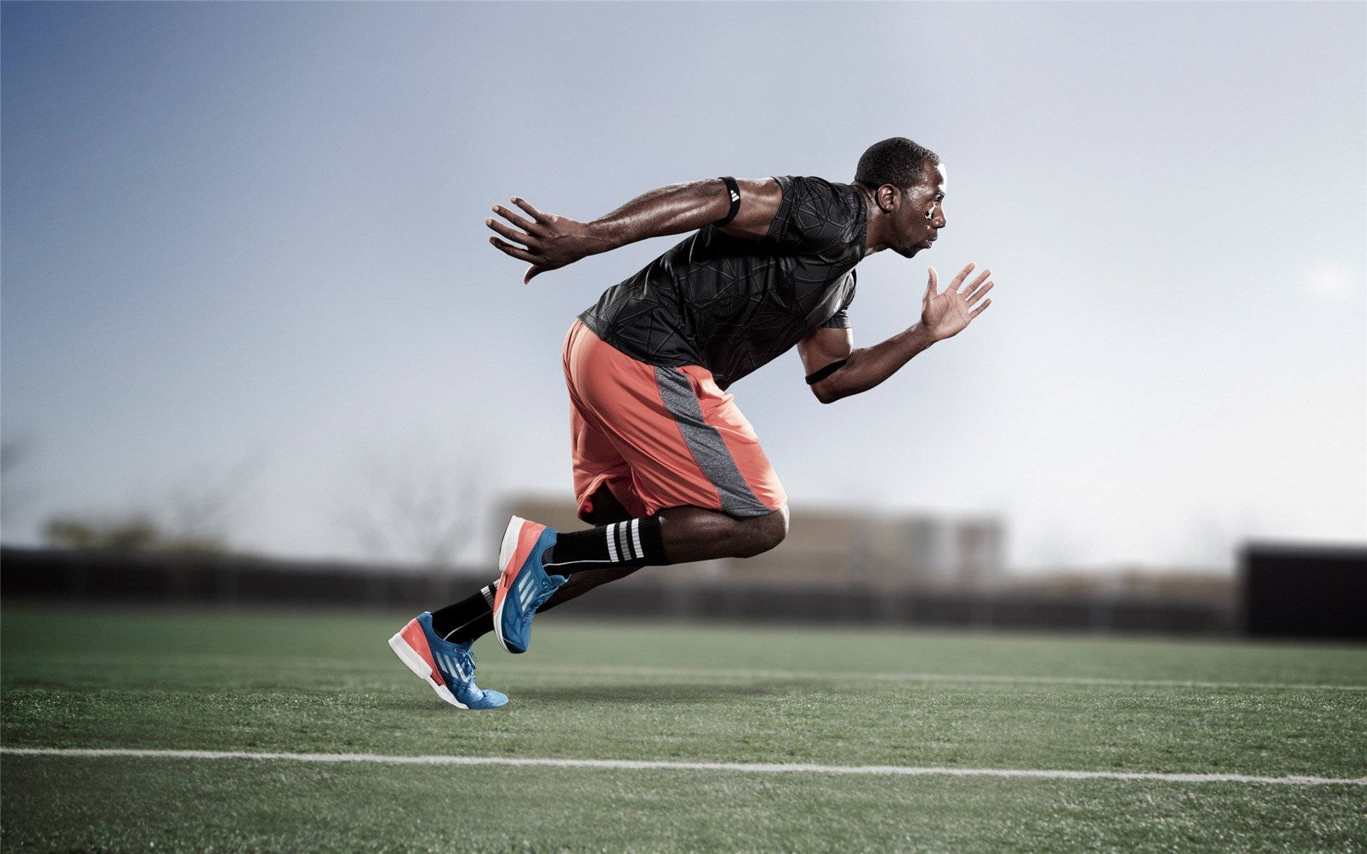 《电竞选手的日常:训练基地揭秘》,电竞选手训练营